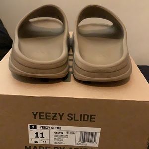 Yeezy Slides Core